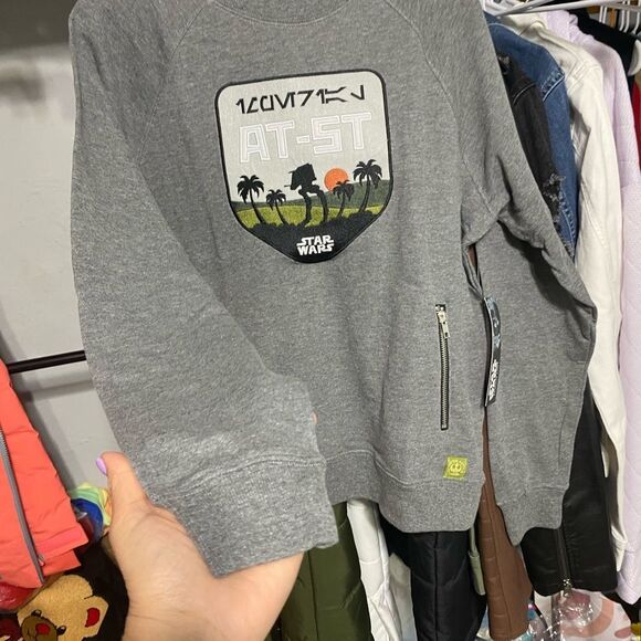 Star Wars Gray Sweater - Picture 3 of 9